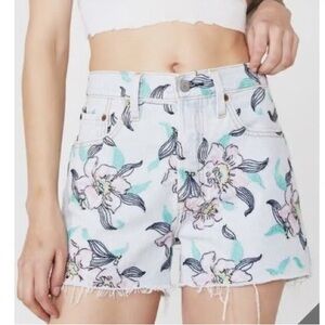 Levi’s 501 Hella Bloom Floral Embroidered Cutoff Denim Jean Shorts Size 31